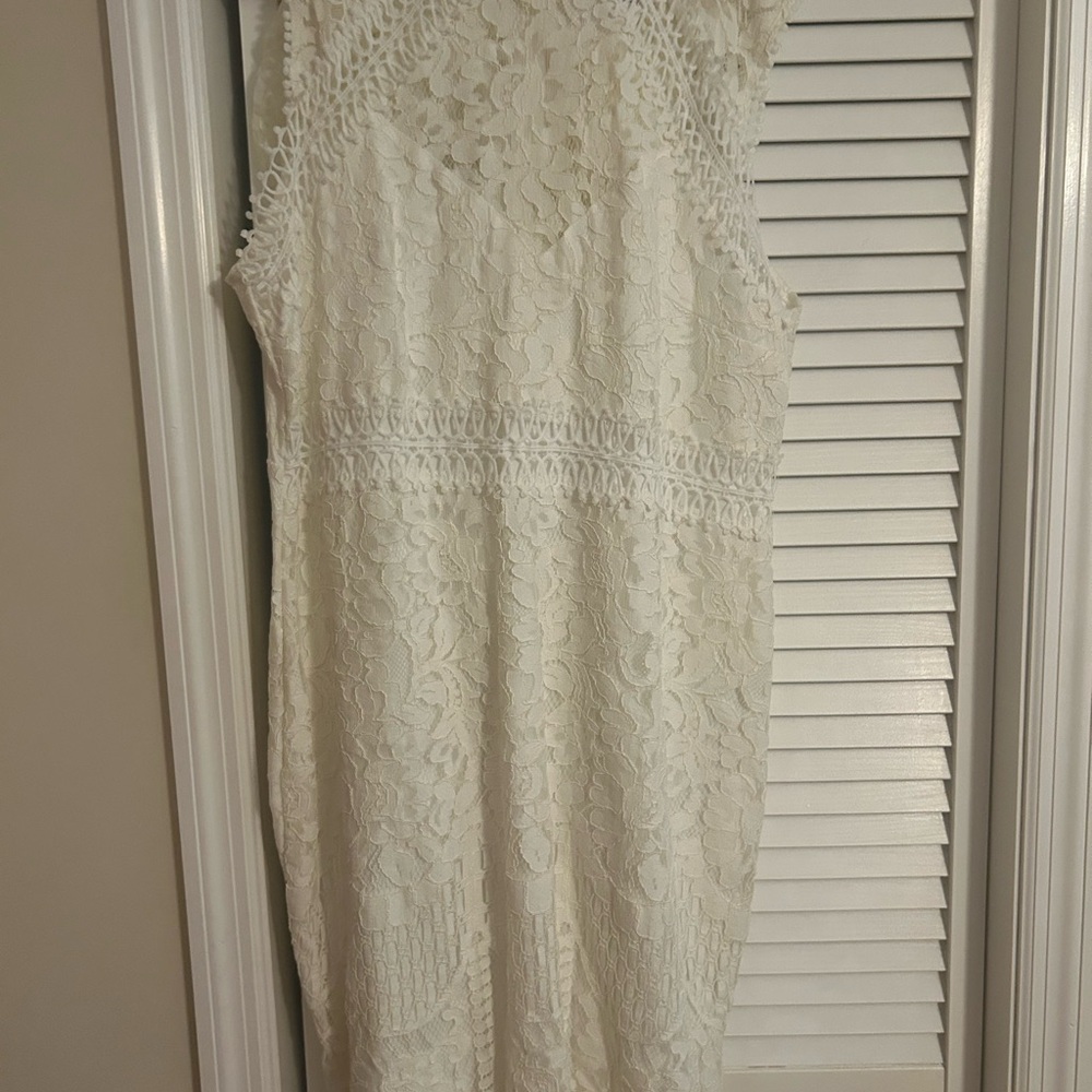Main Strip Ivory Lace Midi Dress